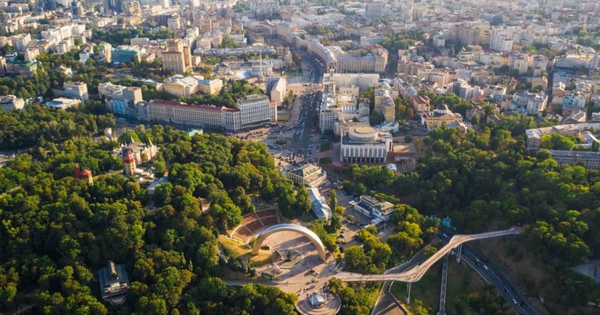 Големите градове по целия свят стават още по-големи. Селата са