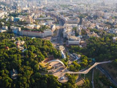 На 15 минути пеша