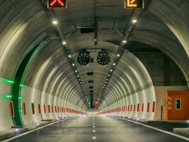 АПИ пуска движението през тунел „Железница“ на 20 февруари (снимки)