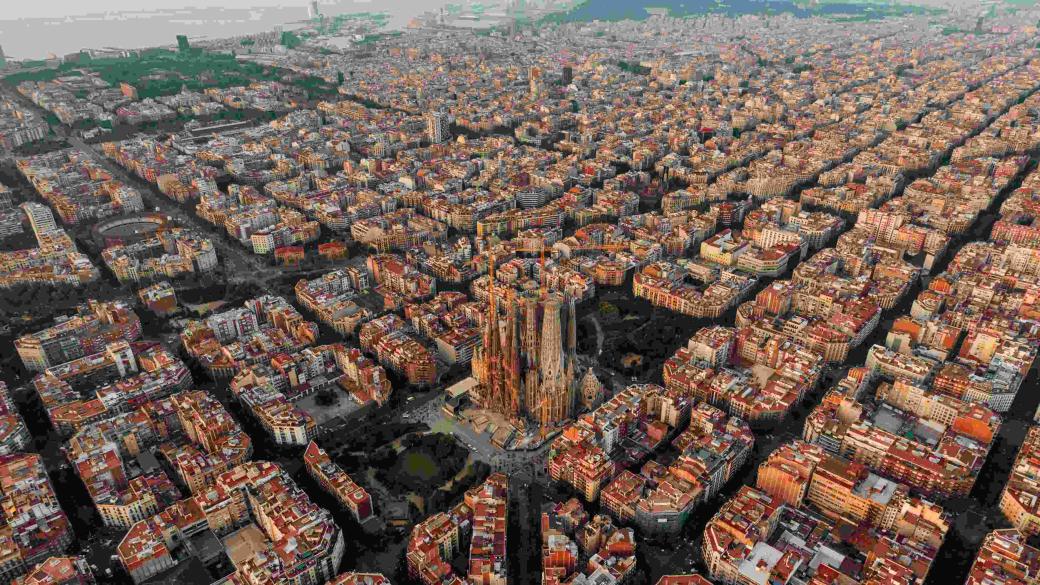 Барселона ще инвестира приходите от туристическата такса във ВЕИ