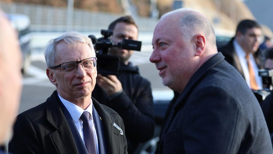 Галерия :: Снимка 0 :: „Стъпка напред към свързаност“: Тунел „Железница“ е отворен за движение (галерия)}