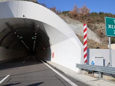 „Стъпка напред към свързаност“: Тунел „Железница“ е отворен за движение (галерия)