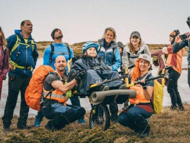 Фондация „Ела и ти“, която води хора с увреждания по планини, реки и язовири