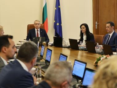 Скришом кабинетът отпусна 50 млн. лв. за транспортния бранш