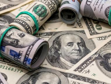 Защо щатският долар отново набира сила?