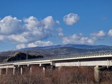 Вечерни новини: Само половин магистрала „Струма“ през Кресна; Притеснения на имотния пазар