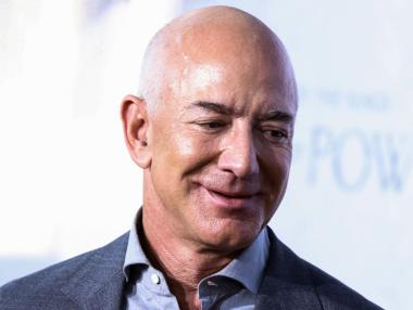 Джеф Безос детронира Илон Мъск и отново е най-богатият човек в света