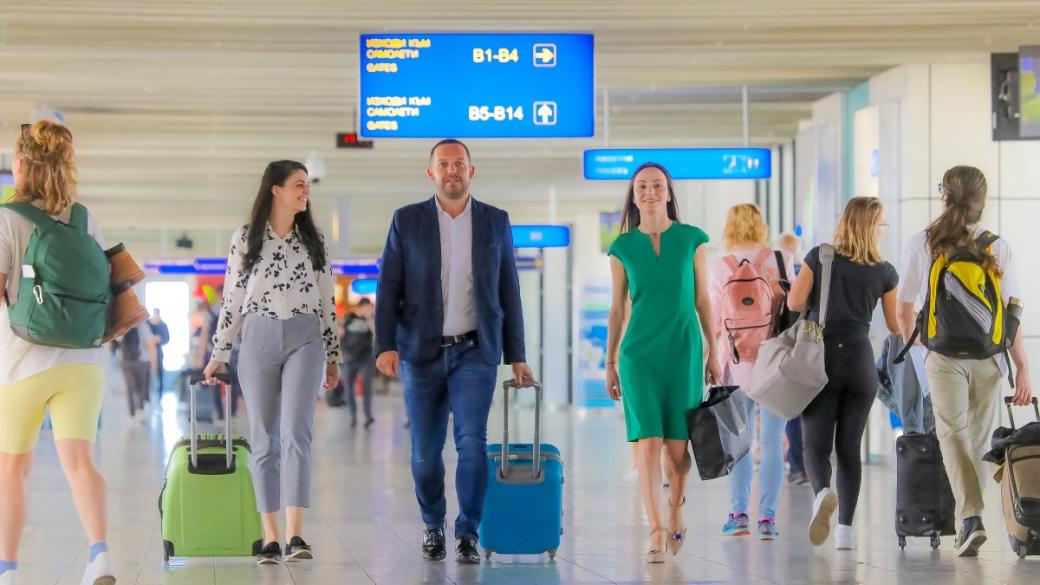 Летище София се оборудва с електронни гишета за бордни карти