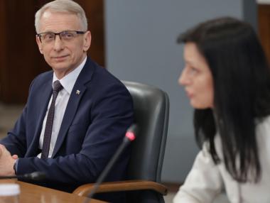 Денков депозира оставката си в Народното събрание