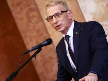 Вечерни новини: Денков депозира оставката си; Facebook и Instagram се сринаха в цял свят