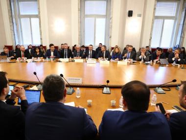 „Безплатното“ саниране май ще продължи, без да е ясно кой ще плати