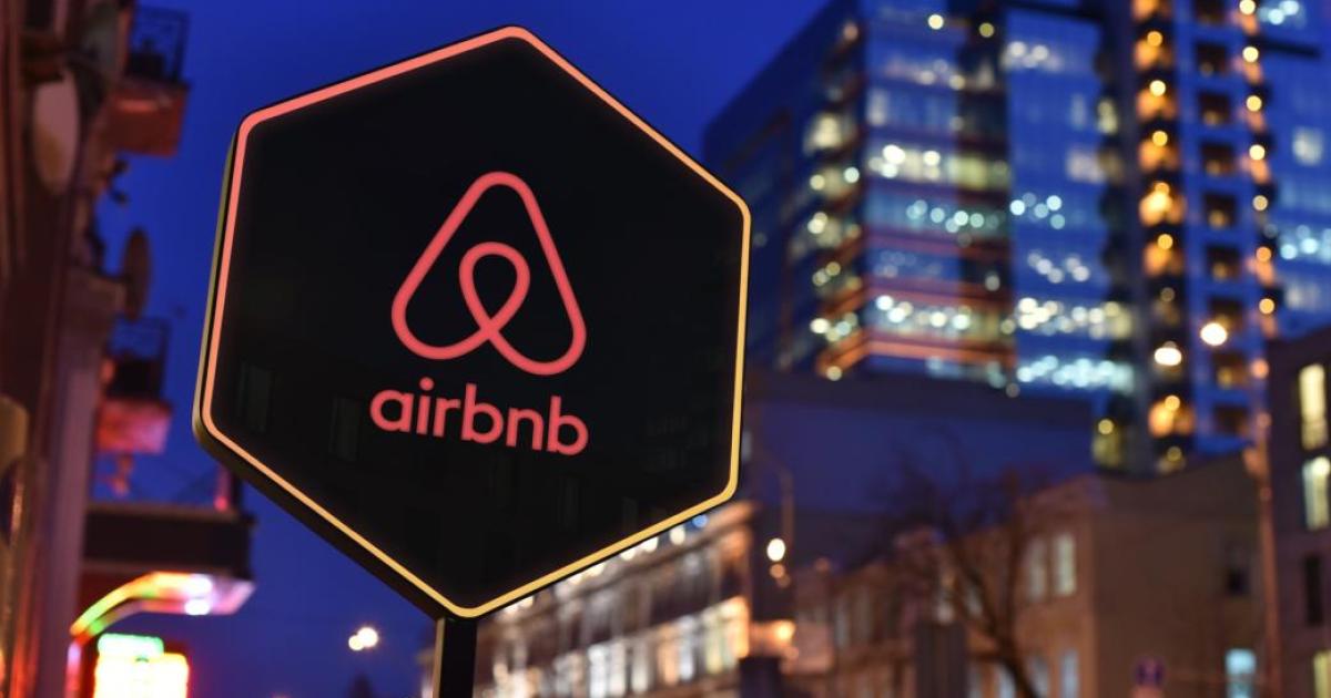 Airbnb обяви, че ще забрани използването на вътрешни охранителни камери