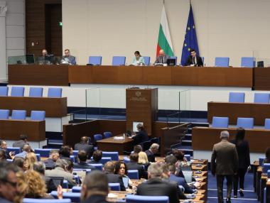 „Подписваме празен чек“: Депутатите одобриха американските реактори в АЕЦ „Козлодуй“