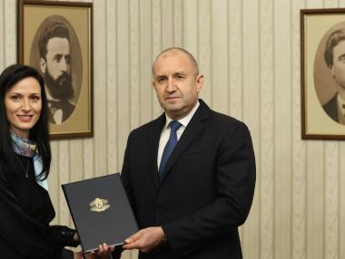 Мария Габриел взе мандата, без да представи състав на кабинет