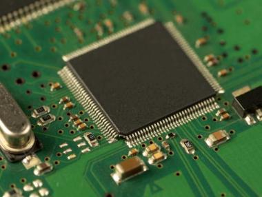 „Всички компании гледат към нея“: Коя е бъдещата сила в чип индустрията?