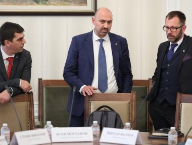 АПИ възлагала дейности по изтекли договори за зимно почистване