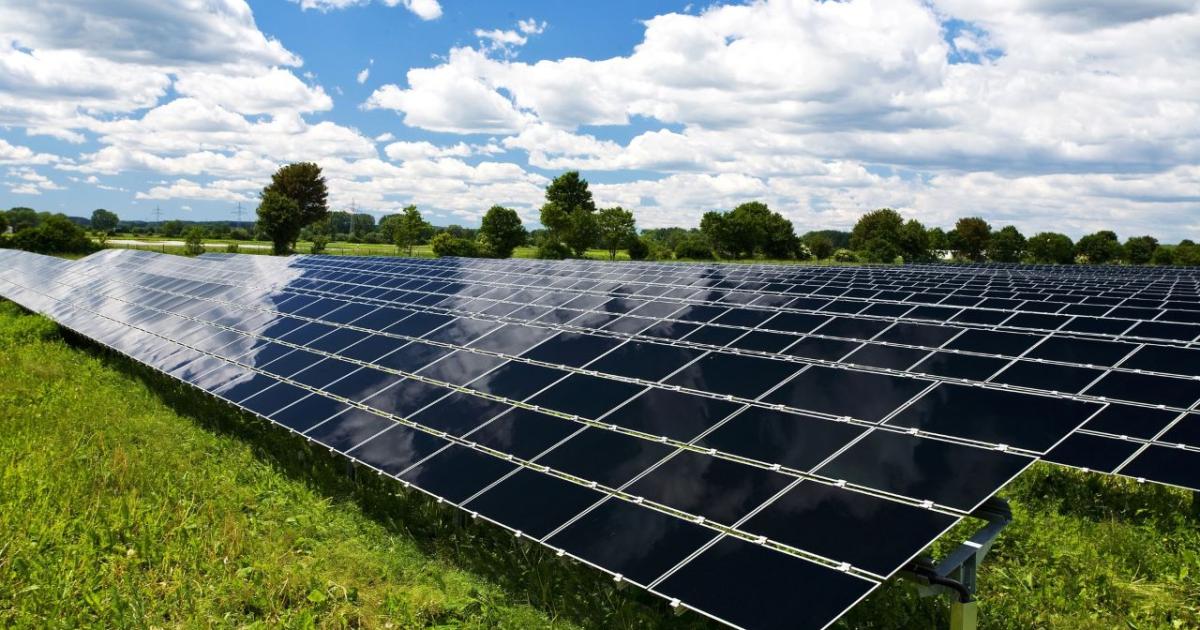 Все повече соларни централи искат да се включат в системата