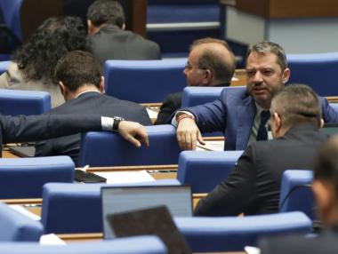 Депутатите задължиха Василев да преведе 1 млрд. лв. в Енергийния фонд