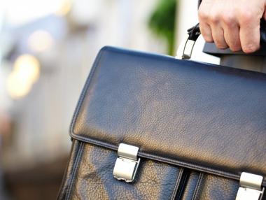 Надмощието на обществения сектор на пазара на труда в много региони се засилва