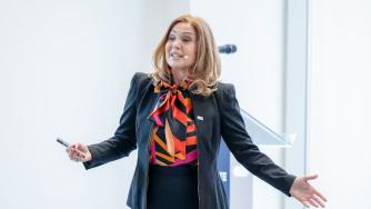 Знанията и етиката са ключът за изкуствения интелект