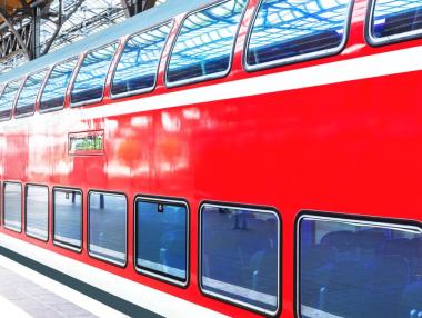 Единствено „Щадлер“ иска да достави двуетажните влакове по ПВУ