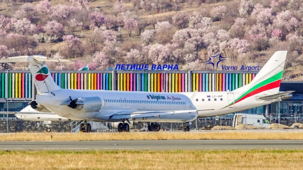 Кабинетът увеличи летищните такси във Варна и Бургас