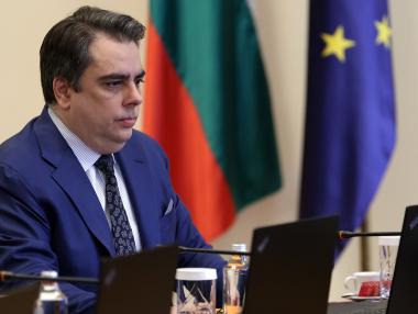 Държавният бюджет отново е на привиден излишък