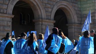 Кабинетът отпуска 269 млн. лв. за по-високи заплати в администрацията