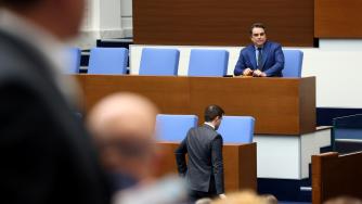 Кабинетът създаде смут, изхарчвайки набързо половин милиард лева