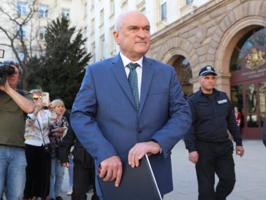 Главчев представи състава на служебното правителство