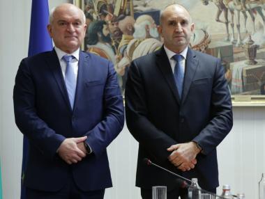 Президентът назначи служебното правителство и насрочи изборите