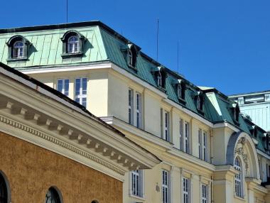 Вечерни новини: СУ отново е сред най-добрите университети в света; София с нова трамвайна линия