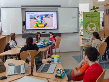 Дигитални науки и зелени технологии: Как платформата „Буки.bg“ подкрепя българските училища