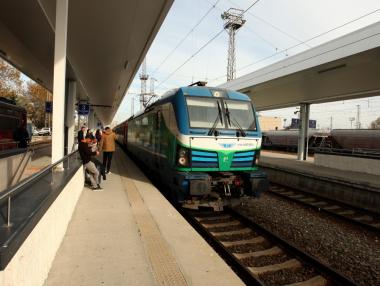 Вечерни новини: БДЖ вдига цените на билетите; Все повече ВЕИ проекти в България