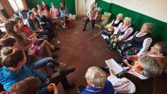 Инструмент срещу социалната изолация: Проектът „Резиденция Баба“ връща живота в обезлюдените села