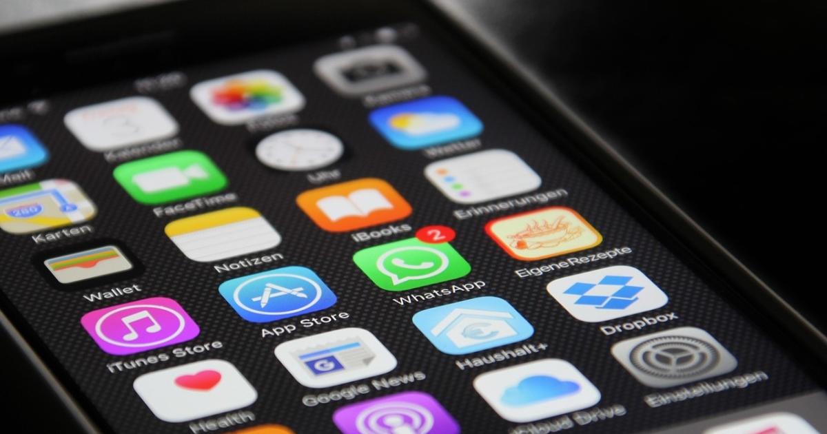 Apple са премахнали приложенията WhatsApp и Threads от своя електронен