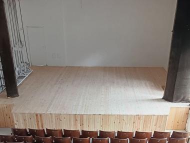 „Едно хубаво, родопско село“ възстановява киносалона си с доброволчески труд (снимки)