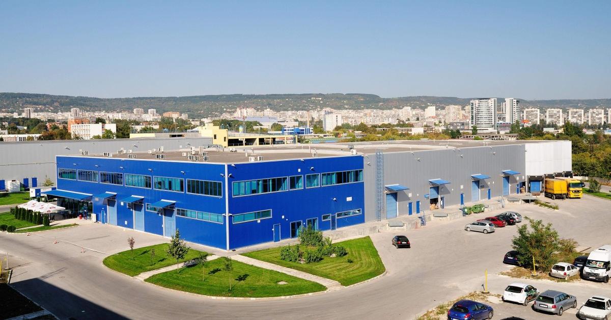 В сегмента на индустриалните имоти в България стъпва нов играч.