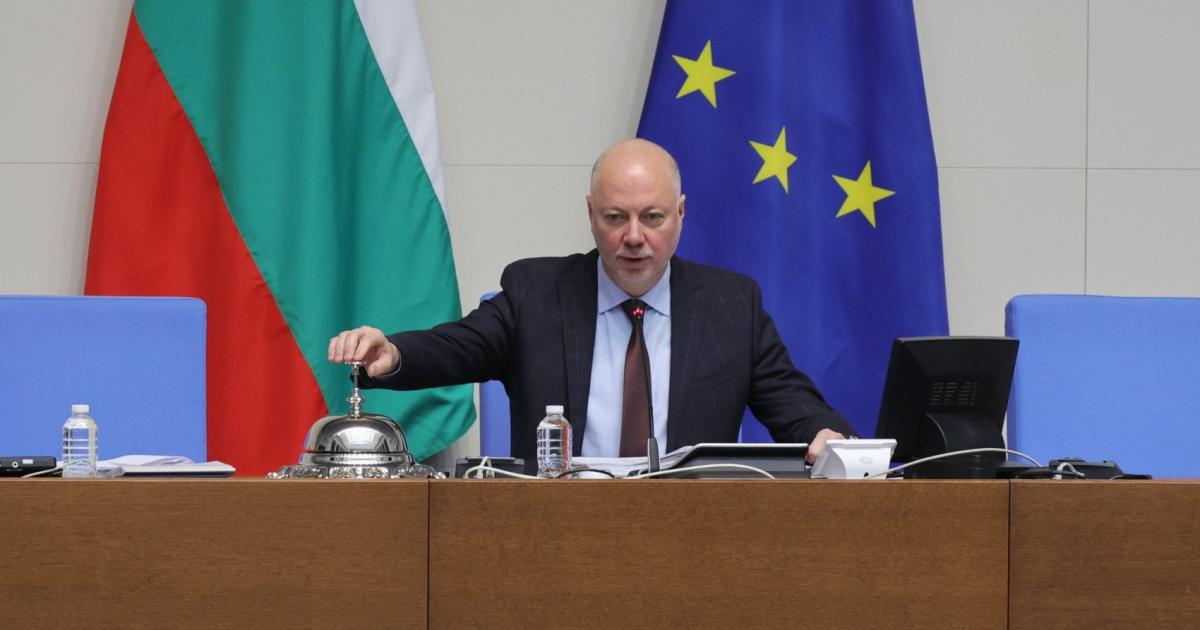 С гласовете на ПП-ДБ, ИТН, БСП и Възраждане“ председателят на