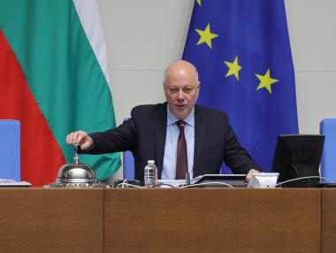Депутатите освободиха Росен Желязков като председател на НС