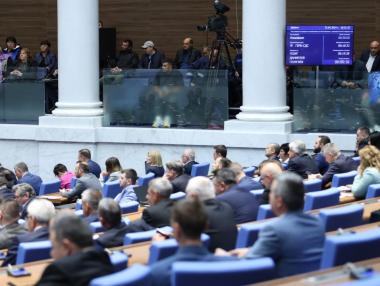 Окончателно: Цената на тока на едро остава регулирана