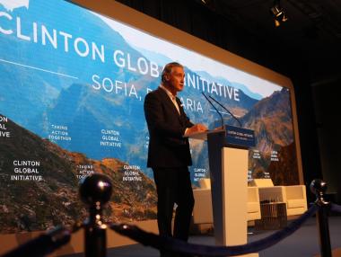 Хилари Клинтън идва в България по покана на Кирил Домусчиев