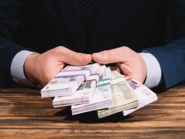 Къде инвестират парите си най-богатите хора в света?