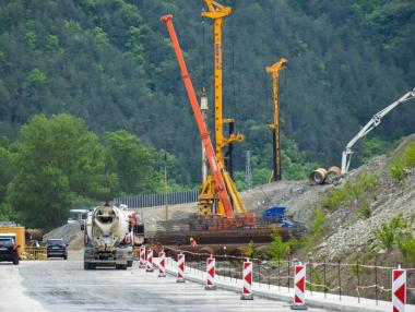 „Обсъдена с ЕК“: 10 компании искат да проектират половината „Струма“ през Кресна