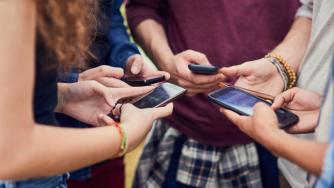 Приложението „Пищовъ“, което подготвя зрелостниците за матурите