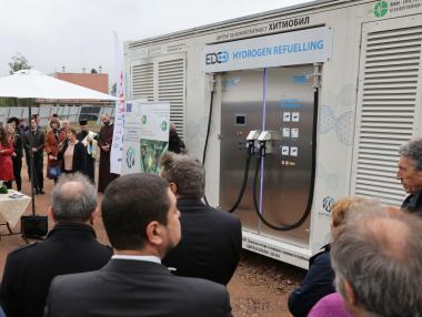 Заработи първата водородна зарядна станция в България (снимки)