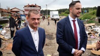 Незаконно сметище в кв. „Факултета“ става паркинг за конфискувани коли