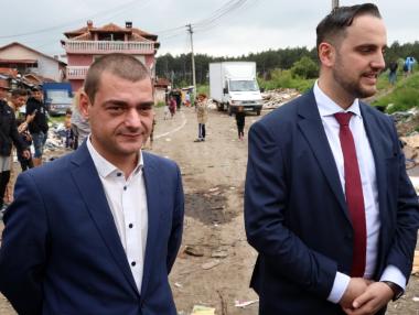 Незаконно сметище в кв. „Факултета“ става паркинг за конфискувани коли