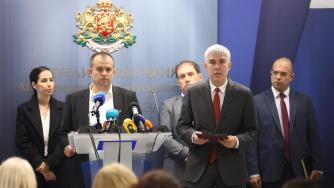 Вечерни новини: „Булгаргаз“ иска 400 млн. евро от „Газпром“; Кабинетът отчуждава имоти за магистрали