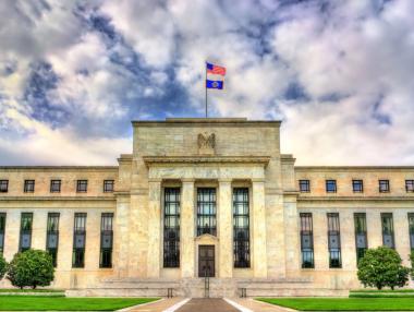 Колко близо е Фед до намаление на лихвите?